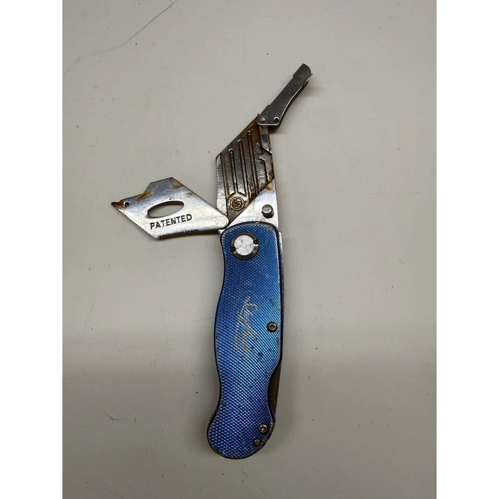 Sheffield Folding Utility Knife Blue Textured Aluminum Handle Pocket Clip